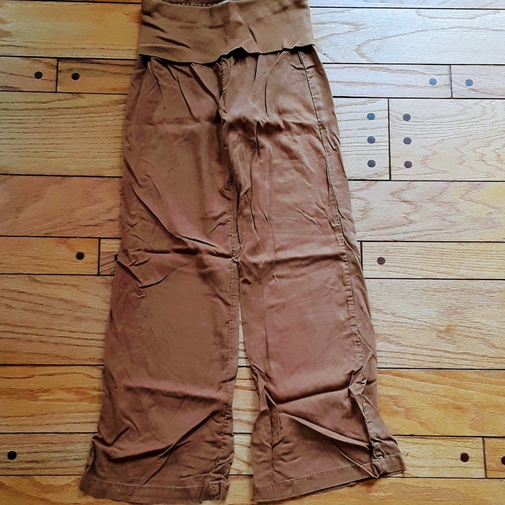Roll down linen pants